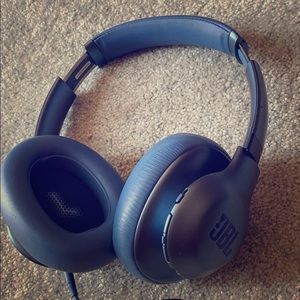 JBL Everest headphones